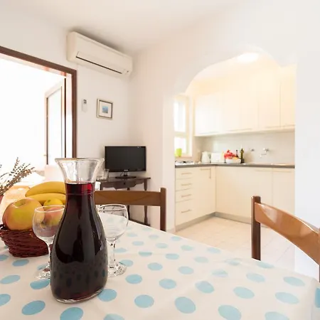 Sarah Apartment